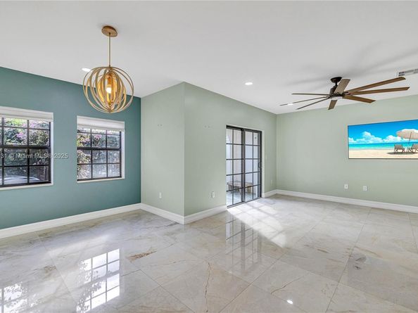 4424 Hidden Harbour Ter, Dania Beach FL 33312