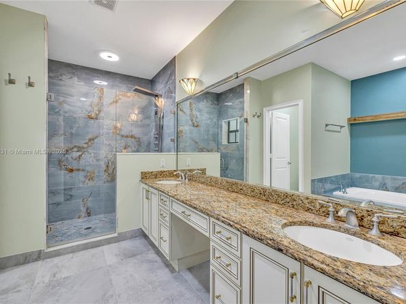 4424 Hidden Harbour Ter, Dania Beach FL 33312