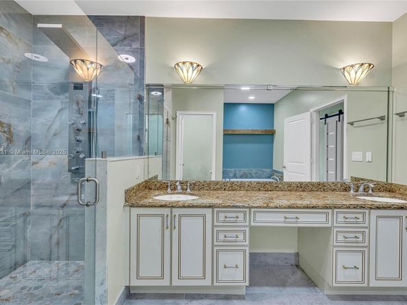4424 Hidden Harbour Ter, Dania Beach FL 33312