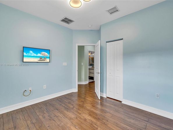 4424 Hidden Harbour Ter, Dania Beach FL 33312