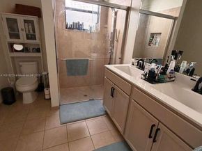 470 SE 34th Ter, Homestead FL 33033