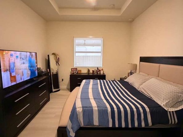 470 SE 34th Ter, Homestead FL 33033