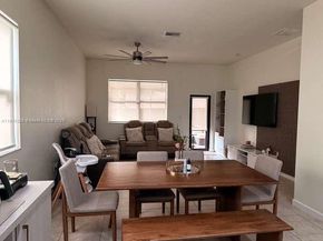 470 SE 34th Ter, Homestead FL 33033