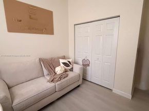 470 SE 34th Ter, Homestead FL 33033