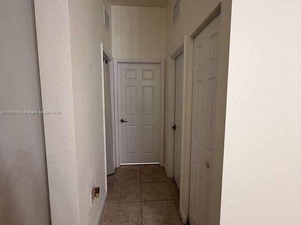 470 SE 34th Ter, Homestead FL 33033