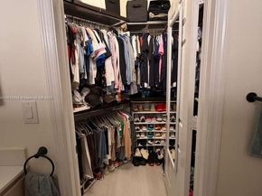 470 SE 34th Ter, Homestead FL 33033