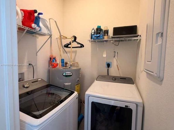 470 SE 34th Ter, Homestead FL 33033