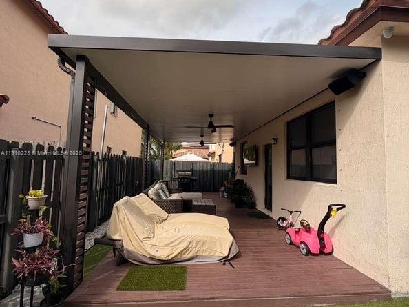 470 SE 34th Ter, Homestead FL 33033