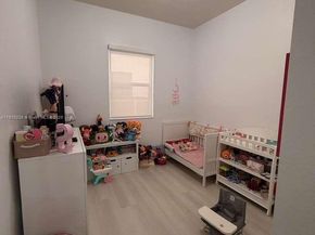 470 SE 34th Ter, Homestead FL 33033