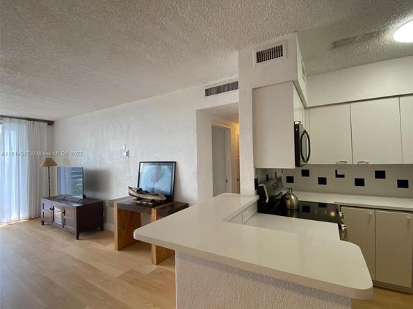 1500 Bay Rd 1274S, Miami Beach FL 33139