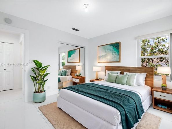 11069 Rios Rd, Boca Raton FL 33498
