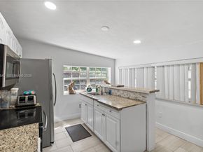 4520 SW 38th St, West Park FL 33023