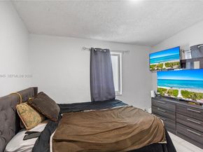 4520 SW 38th St, West Park FL 33023