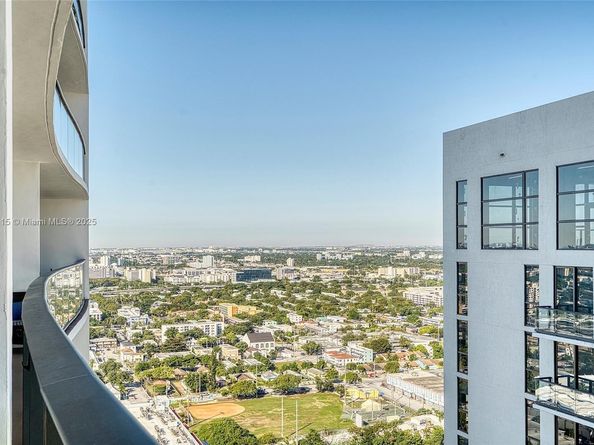 1600 NE 1st Ave 3019, Miami FL 33132