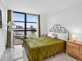 1000 W Island Blvd 312, Aventura FL 33160