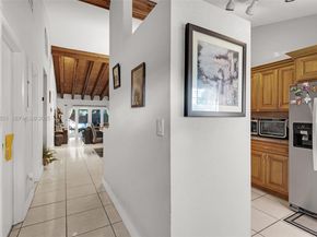 2340 Evergreen Ct, Pembroke Pines FL 33026