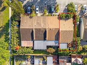 2340 Evergreen Ct, Pembroke Pines FL 33026