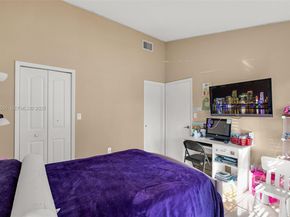 2340 Evergreen Ct, Pembroke Pines FL 33026