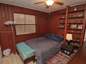 11060 N Lakeview Dr, Pembroke Pines FL 33026