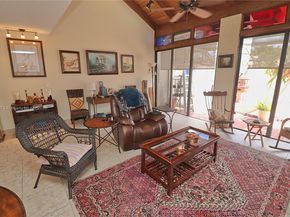 11060 N Lakeview Dr, Pembroke Pines FL 33026