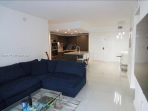 7825 NW 107th Ave 221, Doral FL 33178