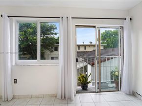 7925 Carlyle Ave 202, Miami Beach FL 33141