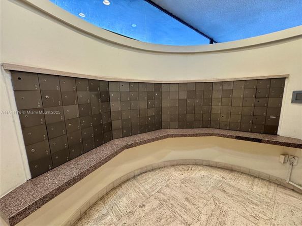 5555 Collins Ave 6E, Miami Beach FL 33140