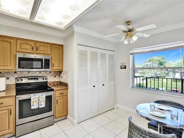 370 NW 76th Ave 307, Margate FL 33063