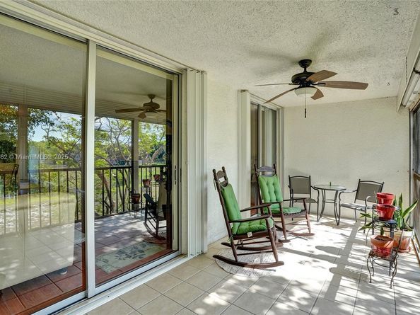 370 NW 76th Ave 307, Margate FL 33063