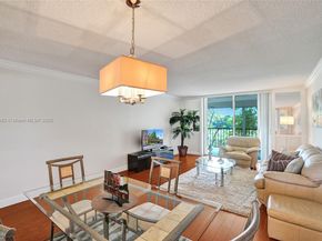 370 NW 76th Ave 307, Margate FL 33063