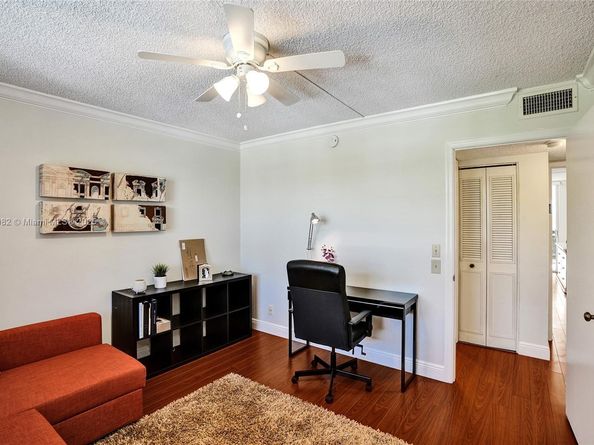 370 NW 76th Ave 307, Margate FL 33063