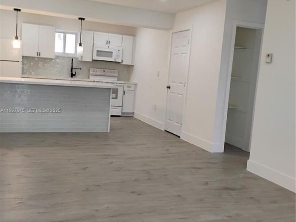 2155 SW 72nd Ave, Miami FL 33155