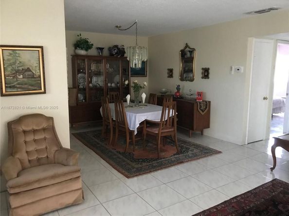 201 NE 14th Ave 1C, Hallandale Beach FL 33009