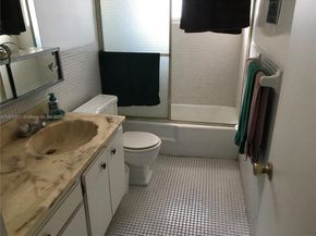201 NE 14th Ave 1C, Hallandale Beach FL 33009