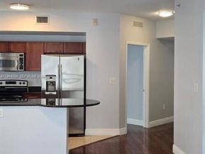 7280 SW 90th St 601, Miami FL 33156