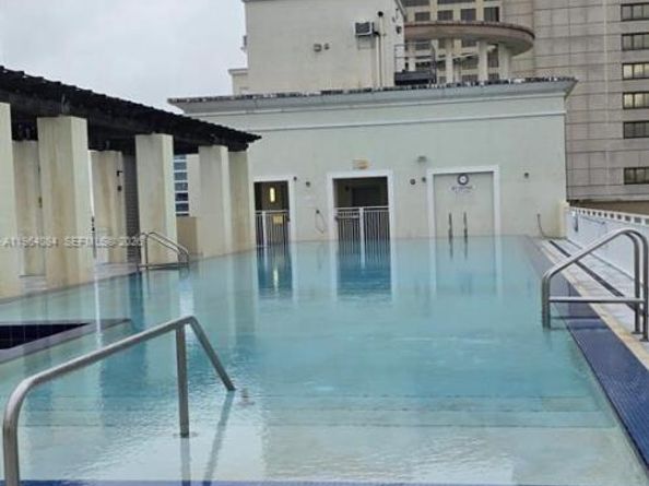 7280 SW 90th St 601, Miami FL 33156