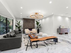 19035 E Saint Andrews Dr, Hialeah FL 33015