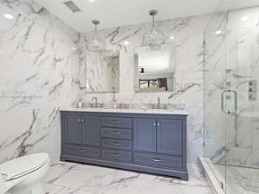 19035 E Saint Andrews Dr, Hialeah FL 33015