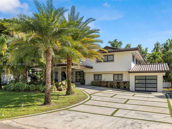 19035 E Saint Andrews Dr, Hialeah FL 33015