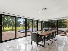 19035 E Saint Andrews Dr, Hialeah FL 33015