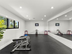 19035 E Saint Andrews Dr, Hialeah FL 33015