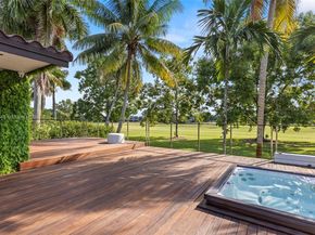 19035 E Saint Andrews Dr, Hialeah FL 33015