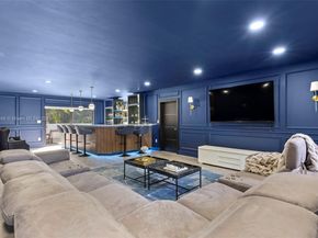 19035 E Saint Andrews Dr, Hialeah FL 33015