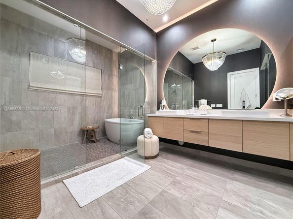 8162 NW 48th Ter, Doral FL 33166