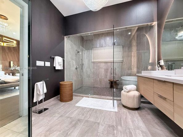 8162 NW 48th Ter, Doral FL 33166