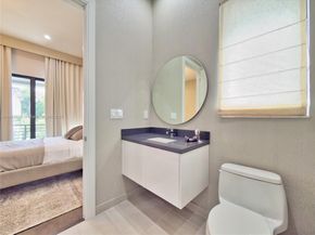 8162 NW 48th Ter, Doral FL 33166