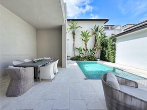 8162 NW 48th Ter, Doral FL 33166