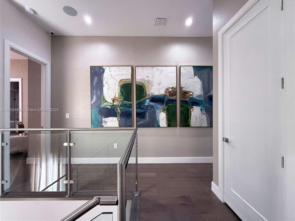 8162 NW 48th Ter, Doral FL 33166