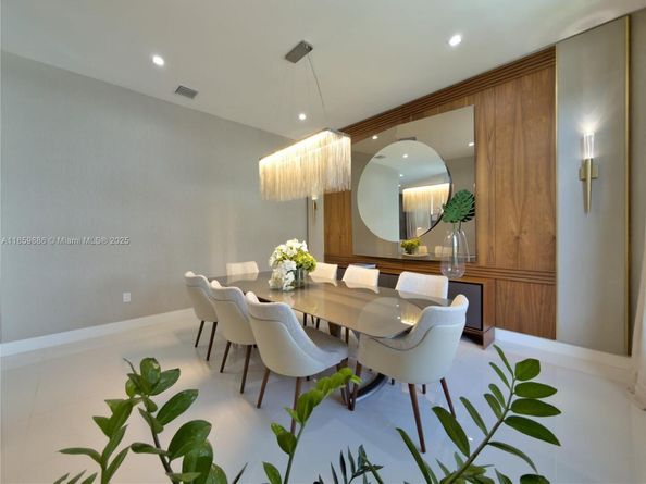 8162 NW 48th Ter, Doral FL 33166