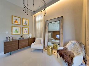 8162 NW 48th Ter, Doral FL 33166